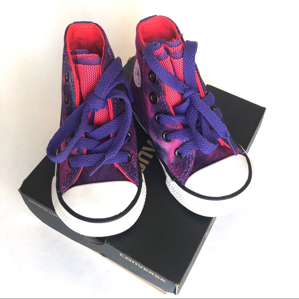 Converse Infant Size 4 - RARE color